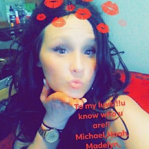 Meet your Posher, Krystal lee